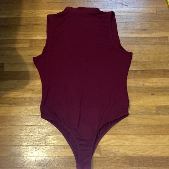 *last chance!!* LUSH | Women’s maroon deep v-neck sleeveless tank top bodysuit - Picture 11 of 15